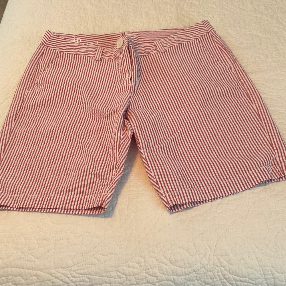 Ann Taylor Loft Red Seersucker Women’s Short